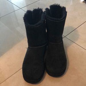 Black ugg boots